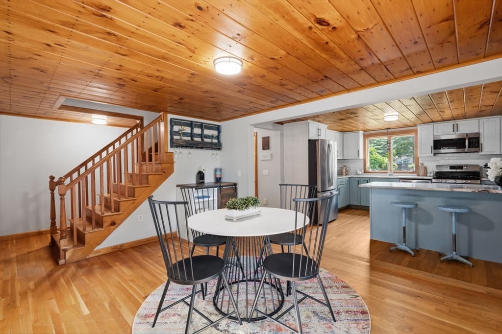 21 Pembroke St, Kingston MA 02364 photo 3