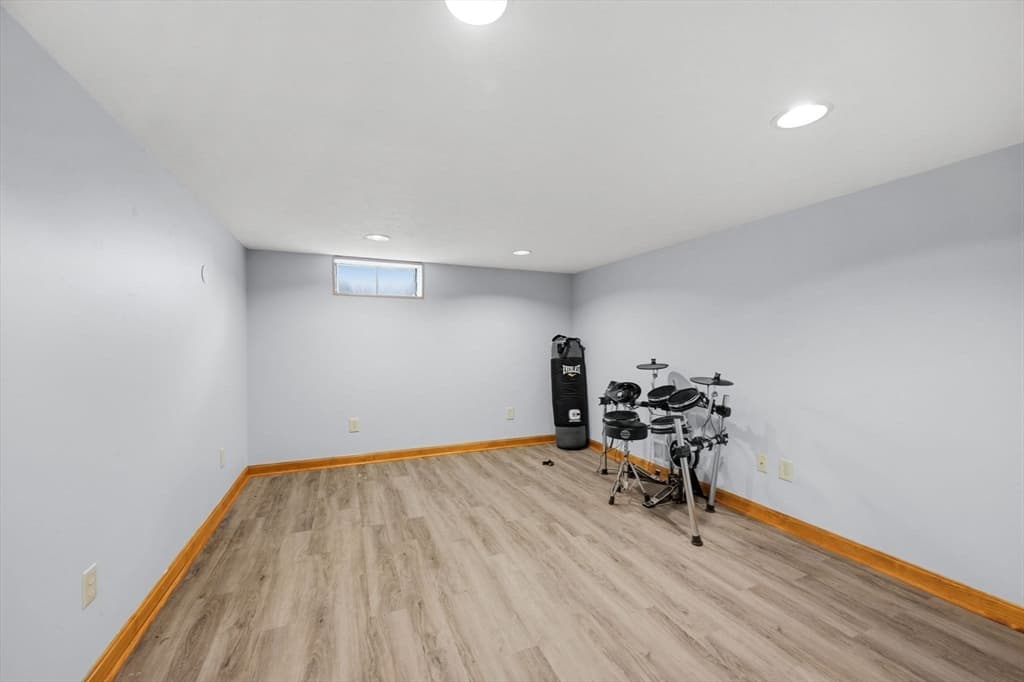 21 Pembroke St, Kingston MA 02364 photo 32
