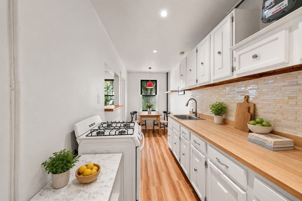 66 Queensberry St # 218, Boston MA 02215 photo 10