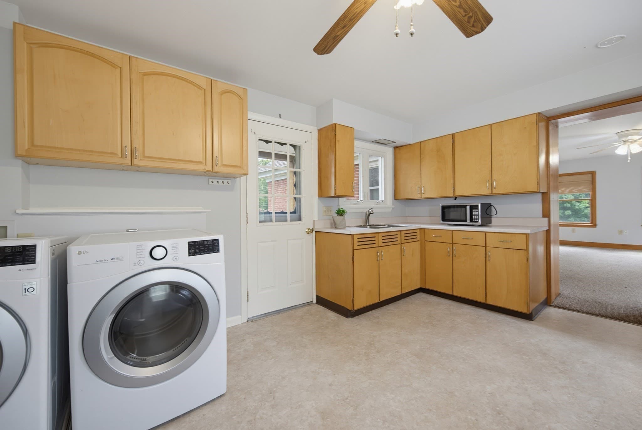 2 Family - 2 Units Up/Down at 284 South St, Northborough MA 01532, photo 17 of 30