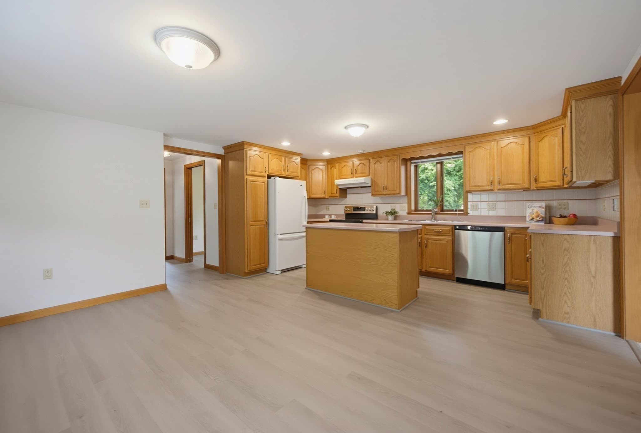 2 Family - 2 Units Up/Down at 284 South St, Northborough MA 01532, photo 5 of 30