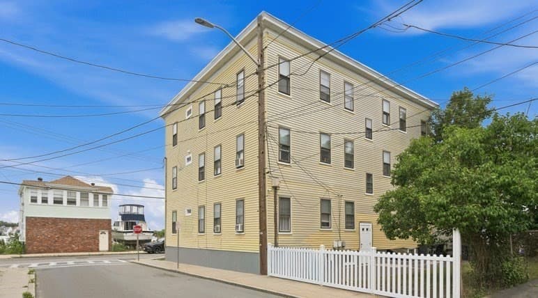 5-9 Family at 566 Shirley St, Winthrop MA 02152, Winthrop, photo 6 of 20