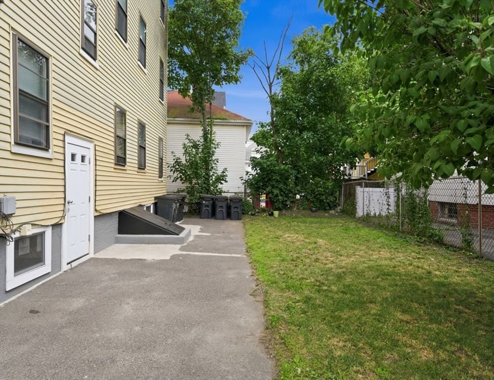 5-9 Family at 566 Shirley St, Winthrop MA 02152, Winthrop, photo 7 of 20