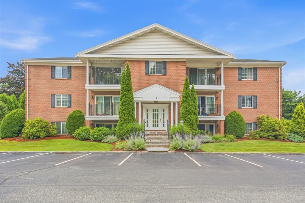 5 April Ln # 33, Lexington MA 02421