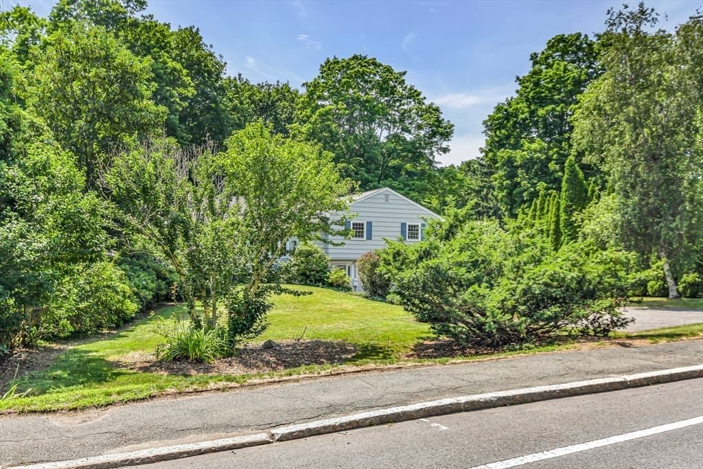 315 Hale St, Beverly MA 01915 photo 27