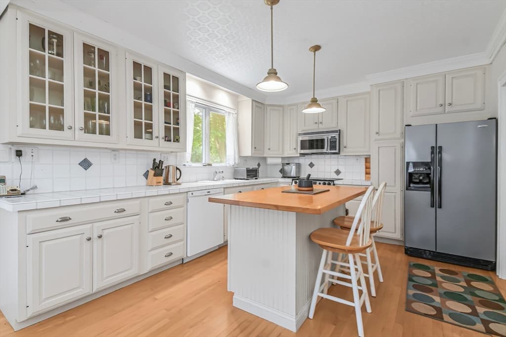315 Hale St, Beverly MA 01915 photo 8