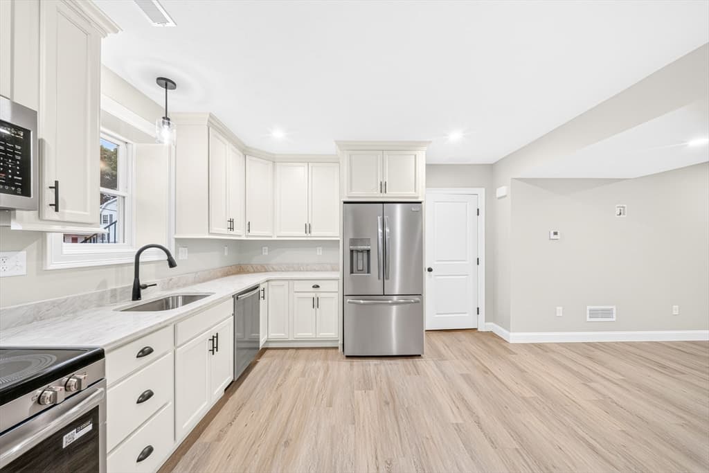 Single Family Residence at 6 Mchugh Ave, Billerica MA 01821, Billerica, photo 28 of 42
