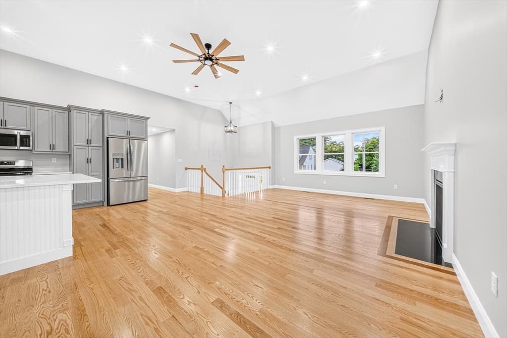 Single Family Residence at 6 Mchugh Ave, Billerica MA 01821, Billerica, photo 10 of 42
