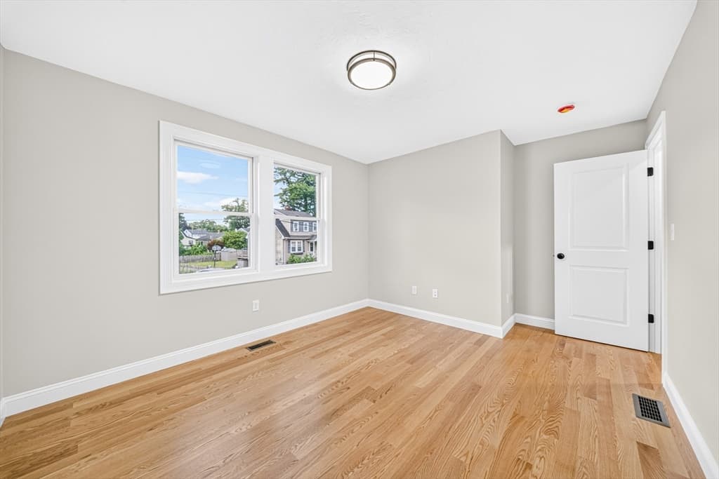 Single Family Residence at 6 Mchugh Ave, Billerica MA 01821, Billerica, photo 15 of 42