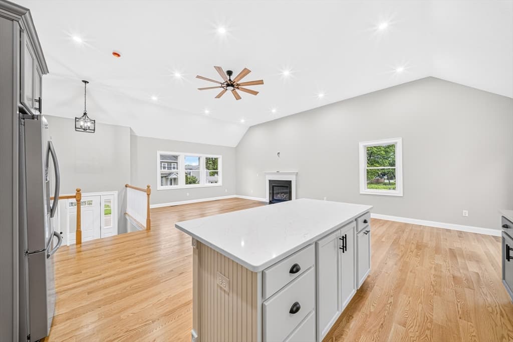Single Family Residence at 6 Mchugh Ave, Billerica MA 01821, Billerica, photo 11 of 42
