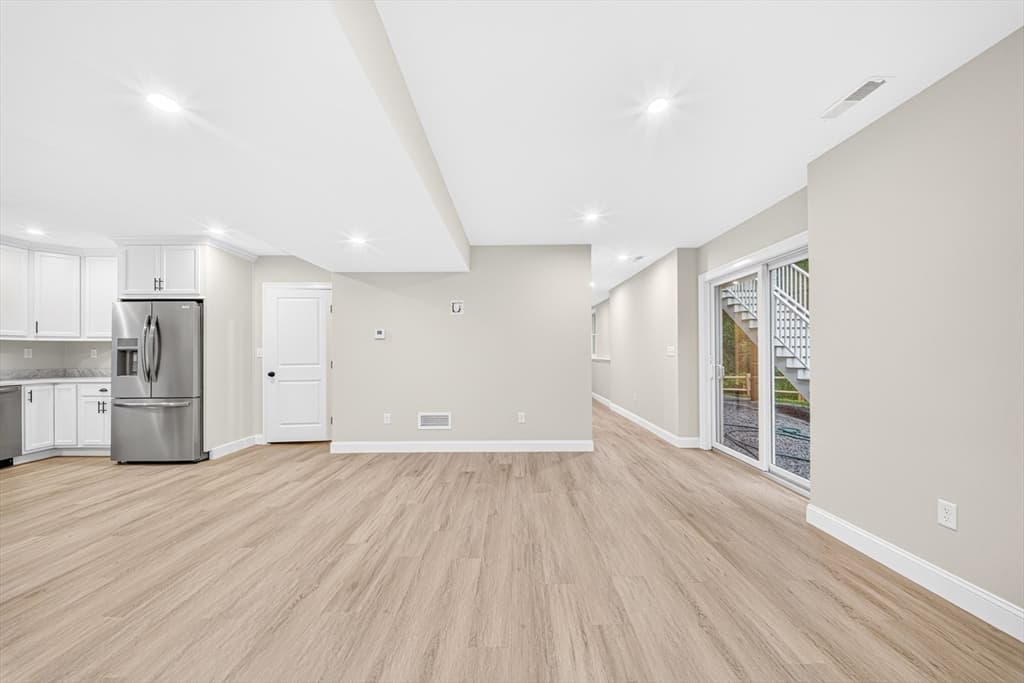 Single Family Residence at 6 Mchugh Ave, Billerica MA 01821, Billerica, photo 31 of 42