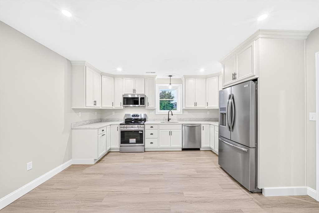 Single Family Residence at 6 Mchugh Ave, Billerica MA 01821, Billerica, photo 29 of 42
