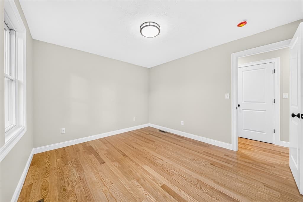 Single Family Residence at 6 Mchugh Ave, Billerica MA 01821, Billerica, photo 21 of 42