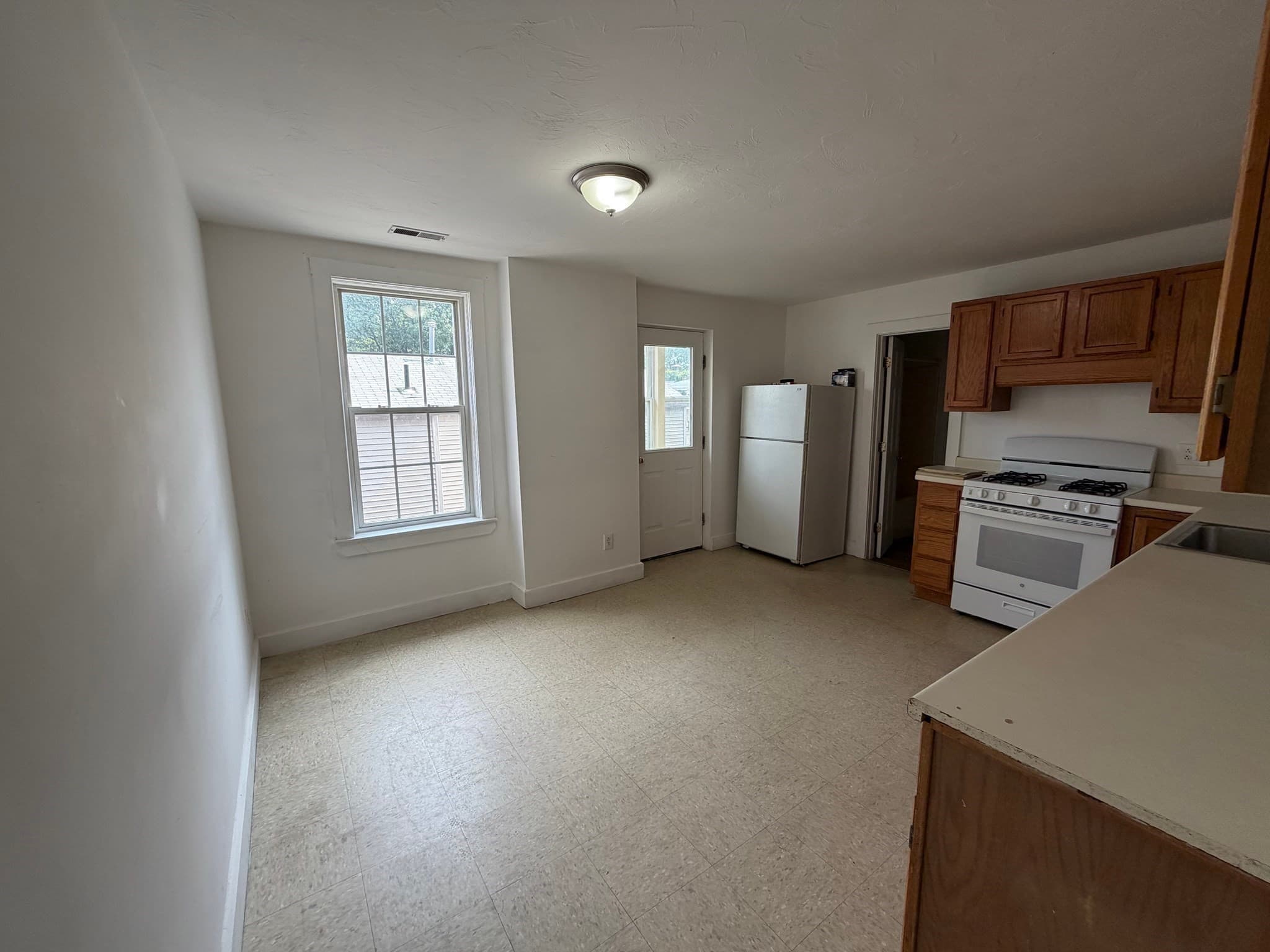 5+ Family - 5+ Units Up/Down at 18-22 Hartwell Street, Fitchburg MA 01420, Fitchburg, photo 20 of 42