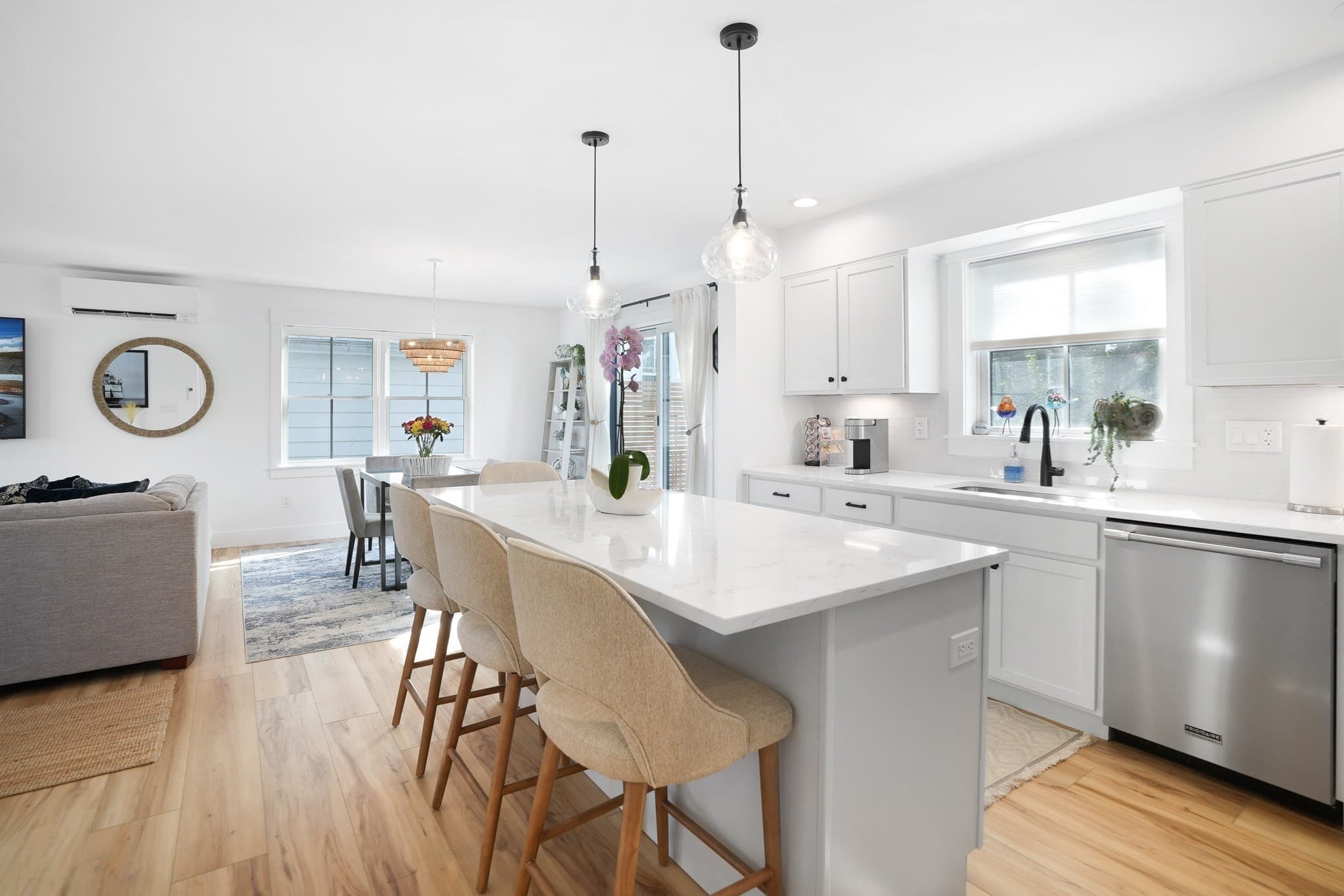 Single Family Residence at 29 and 33 Lagoon Pond Road, Tisbury MA 02568, photo 11 of 39