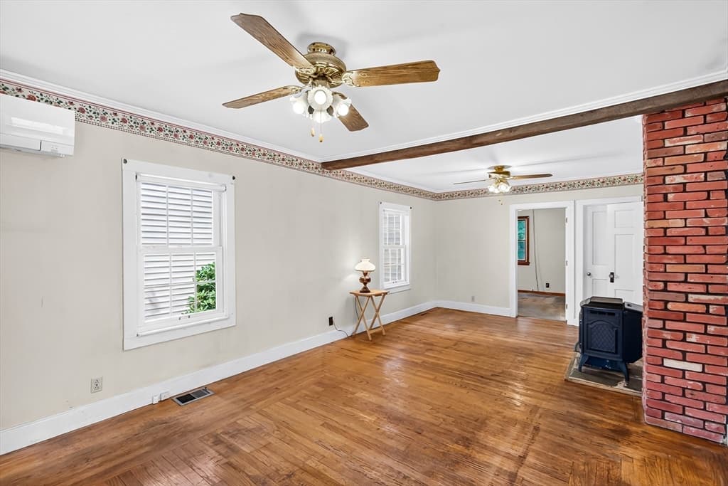Single Family Residence at 121 Poplar St, Greenfield MA 01301, Greenfield, photo 3 of 42