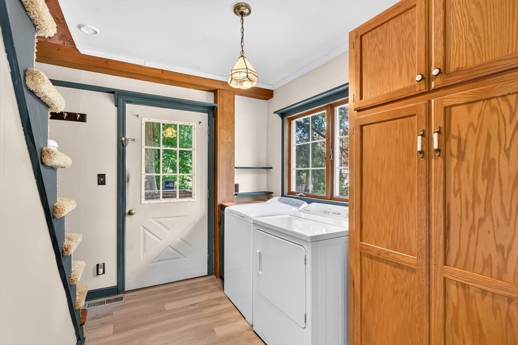 Single Family Residence at 121 Poplar St, Greenfield MA 01301, Greenfield, photo 15 of 42