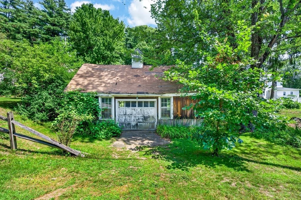 Single Family Residence at 121 Poplar St, Greenfield MA 01301, Greenfield, photo 39 of 42