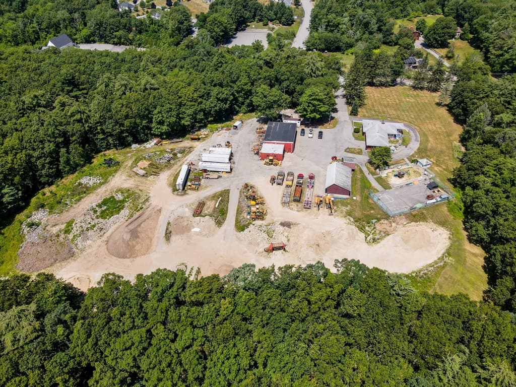 625 Broadway, Dracut MA 01826 photo 2