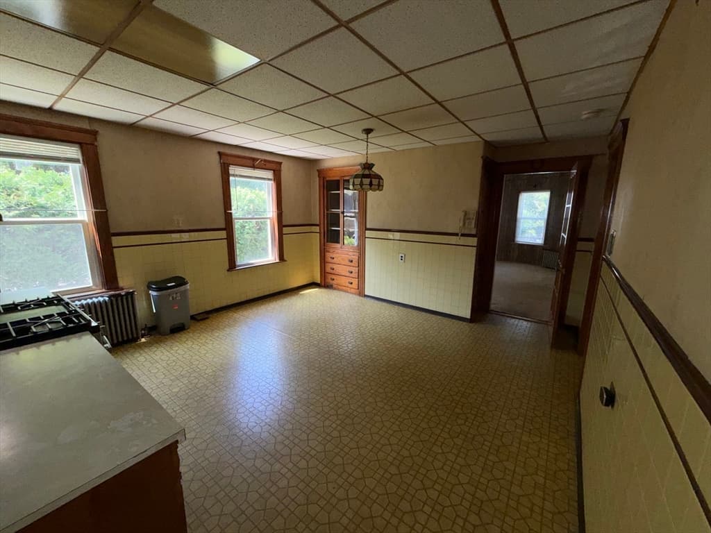 76 Paine St, Worcester MA 01605 photo 14