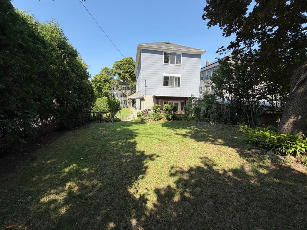 76 Paine St, Worcester MA 01605 photo 8
