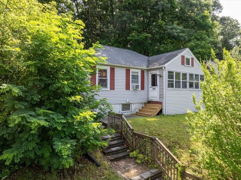 Single Family Residence at 25 Marilyn Drive, Auburn MA 01501, Auburn, photo 2 of 24