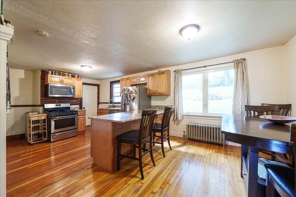 Single Family Residence at 25 Marilyn Drive, Auburn MA 01501, Auburn, photo 4 of 24