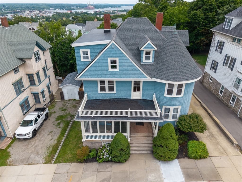 Single Family Residence at 330 Lincoln Ave, Fall River MA 02720, Fall River, photo 6 of 42
