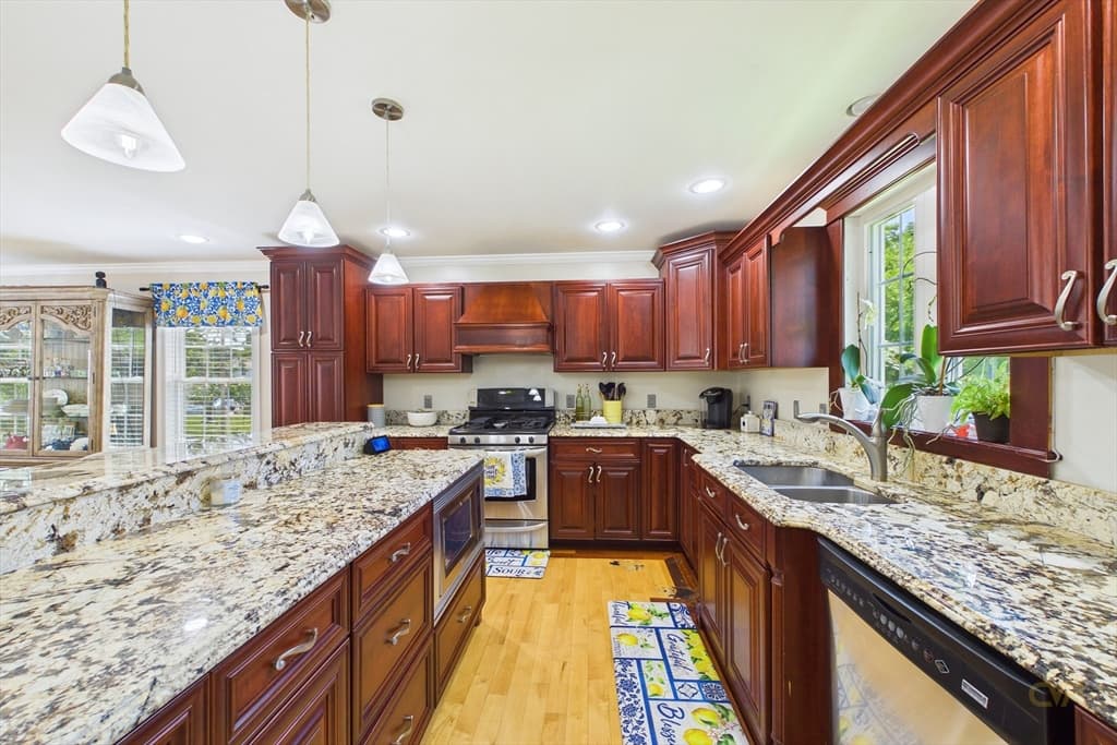 Single Family Residence at 106 David St, Fall River MA 02720, Fall River, photo 9 of 40