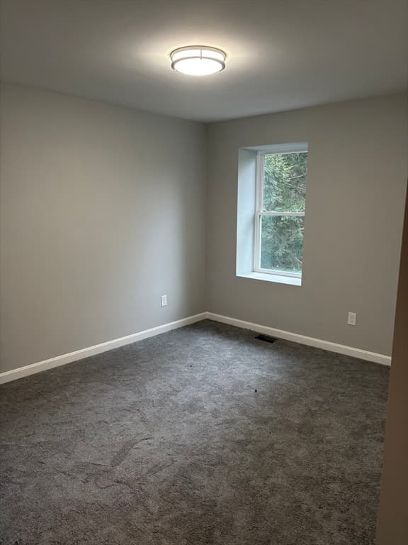 Condominium at 184 Avenue C # 03, Woonsocket RI 02895, Woonsocket, photo 13 of 15