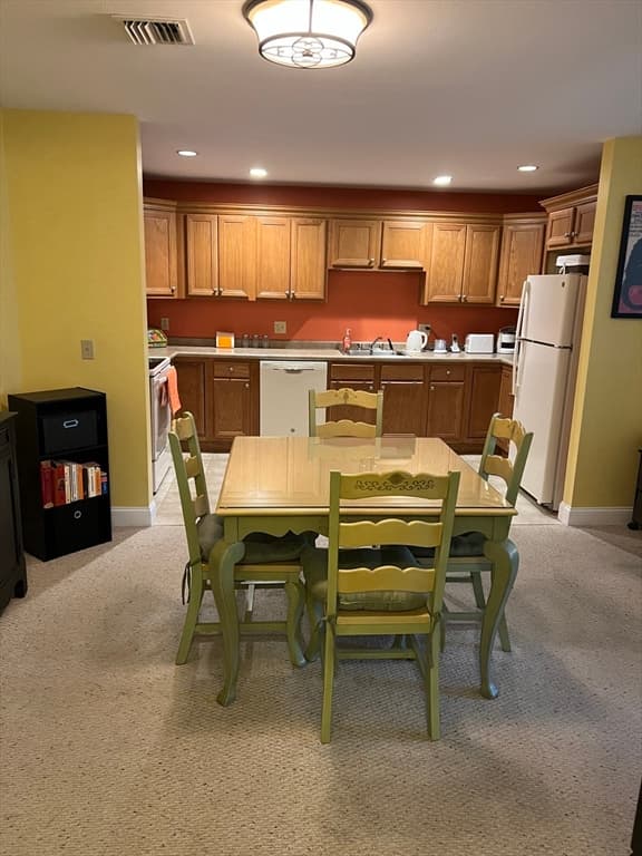 Condominium at 7 Crescent Way # 312, Sturbridge MA 01518, Sturbridge, photo 6 of 22