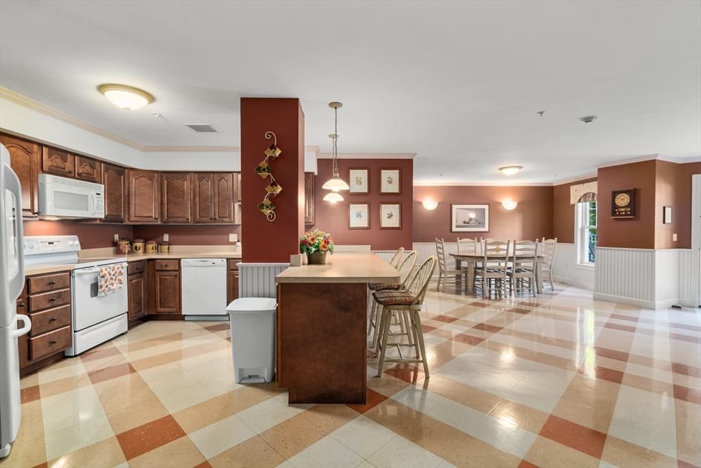 Condominium at 7 Crescent Way # 312, Sturbridge MA 01518, Sturbridge, photo 16 of 22