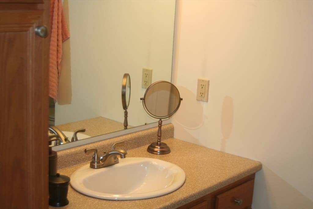 Condominium at 7 Crescent Way # 312, Sturbridge MA 01518, Sturbridge, photo 9 of 22