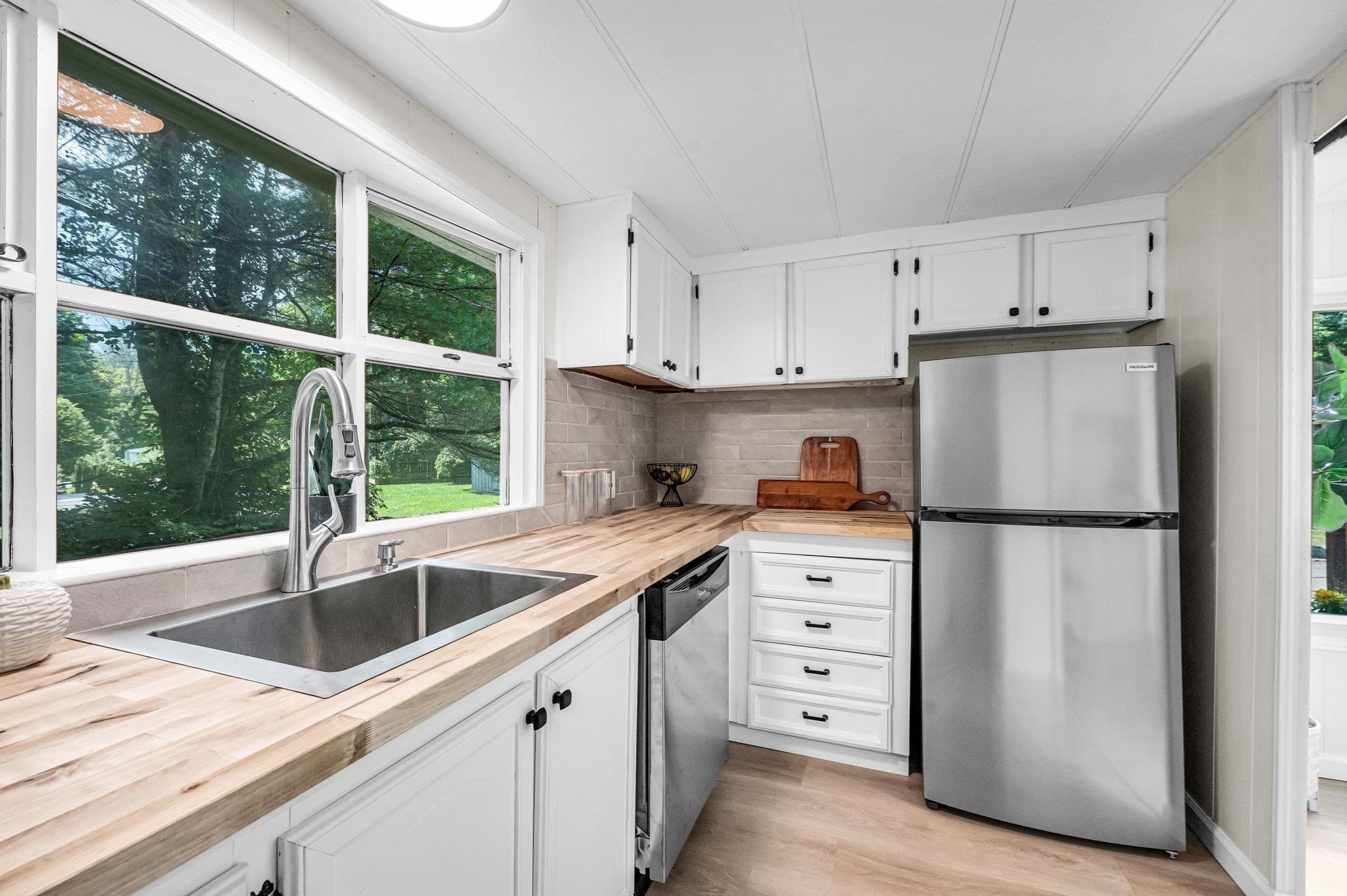 Mobile Home at 67 Willow, Wales MA 01081, photo 21 of 40