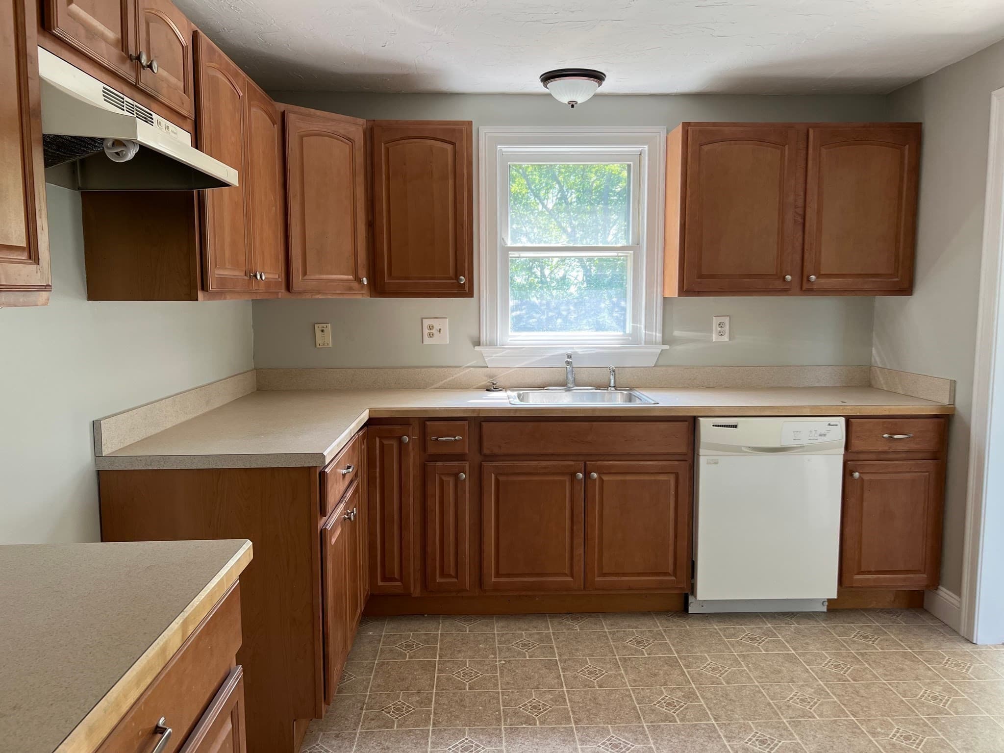 Single Family Residence at 11 Skyview Lane, Woburn MA 01801, Woburn, photo 6 of 14