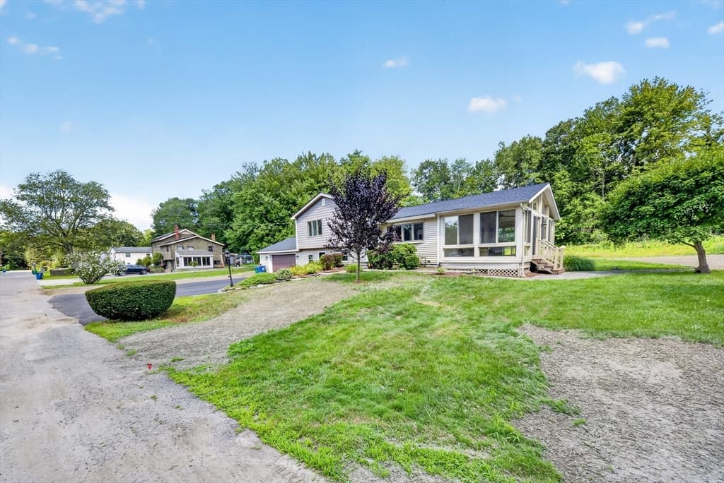 14 Clarence Street, Billerica MA 01821 photo 2