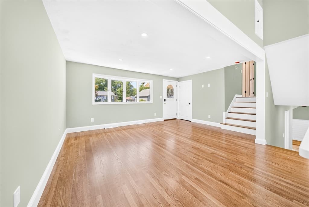 14 Clarence Street, Billerica MA 01821 photo 6