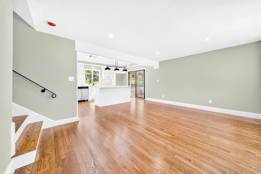 14 Clarence Street, Billerica MA 01821 photo 7