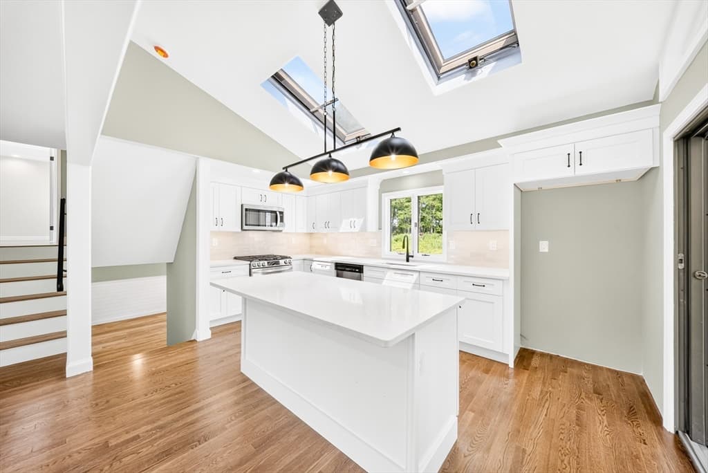 14 Clarence Street, Billerica MA 01821 photo 10