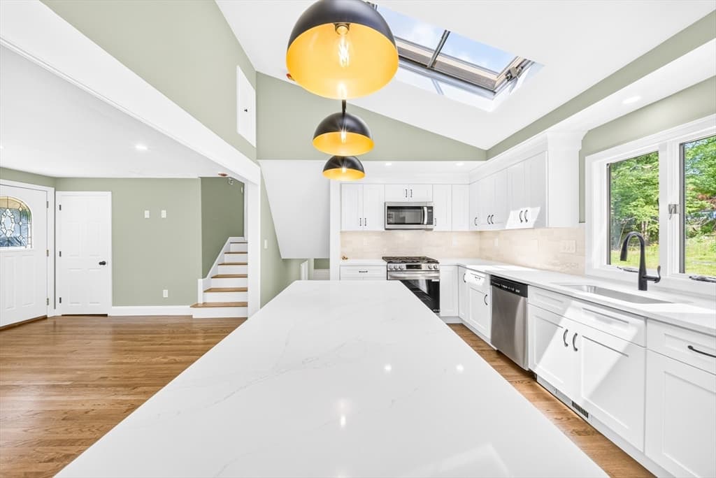 14 Clarence Street, Billerica MA 01821 photo 11