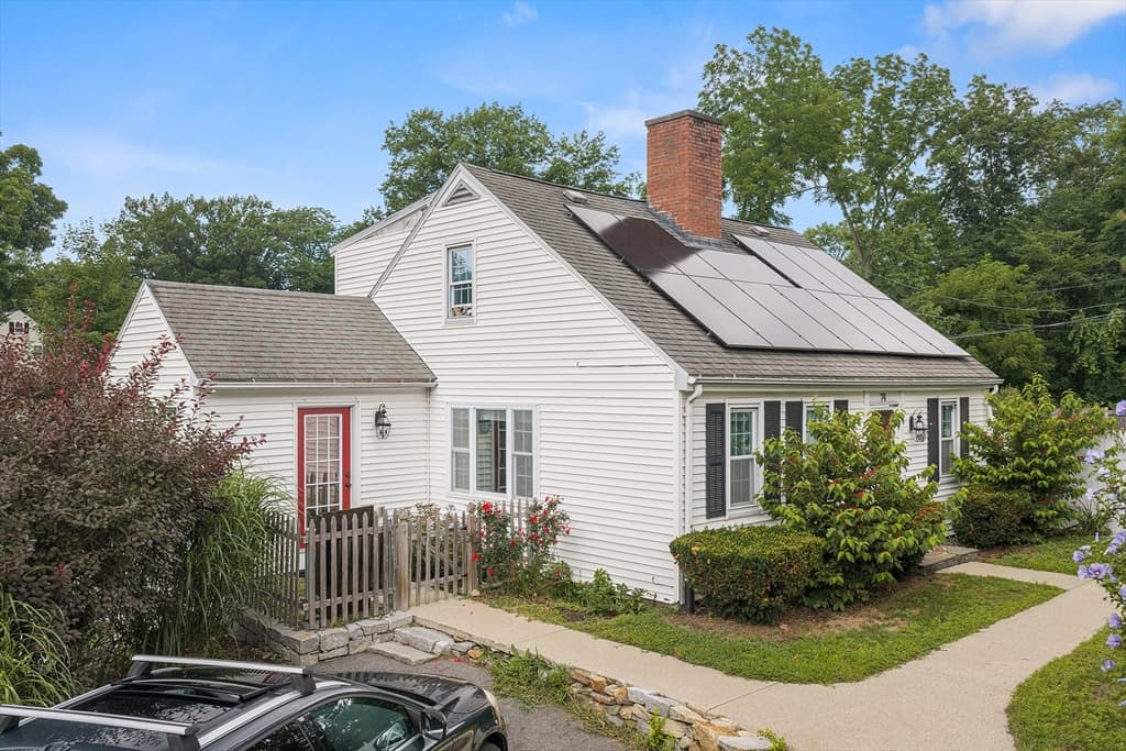 74 North Rd, Chelmsford MA 01824
