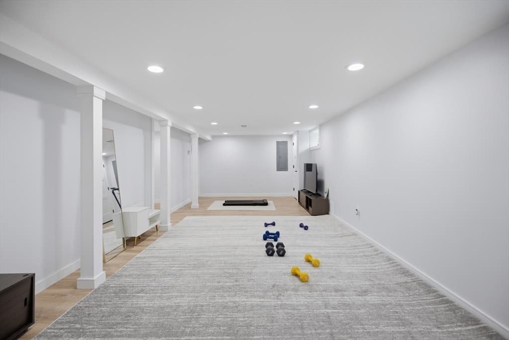 19 Manhattan Ter, Newton MA 02465 photo 32