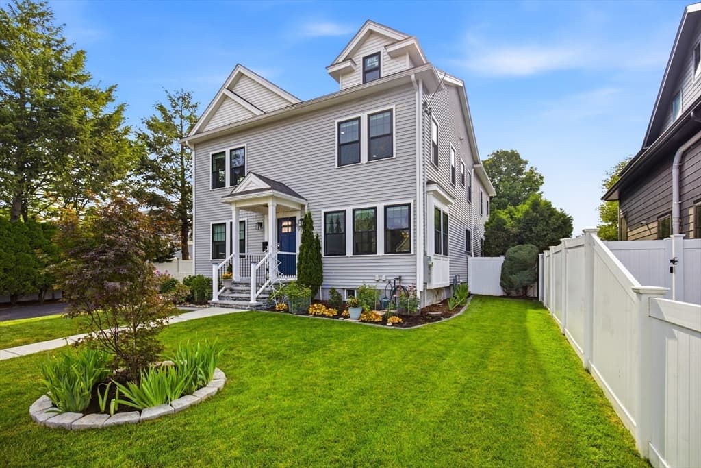 19 Manhattan Ter, Newton MA 02465