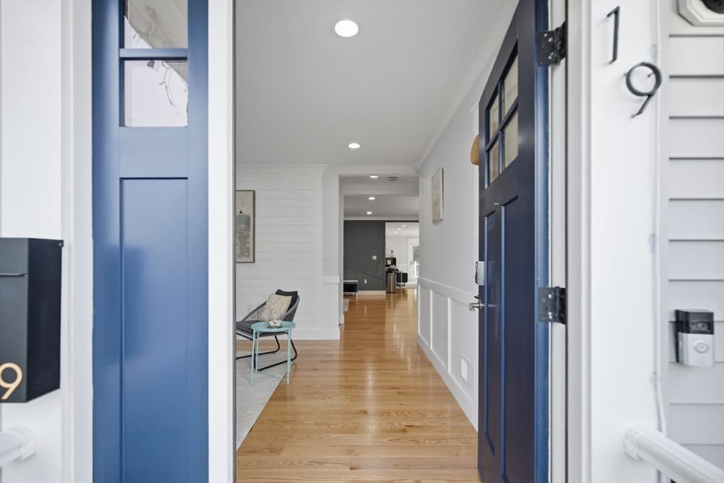 19 Manhattan Ter, Newton MA 02465 photo 4