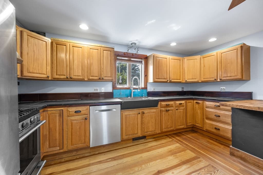 196 Bradford Street, Provincetown MA 02657 photo 13