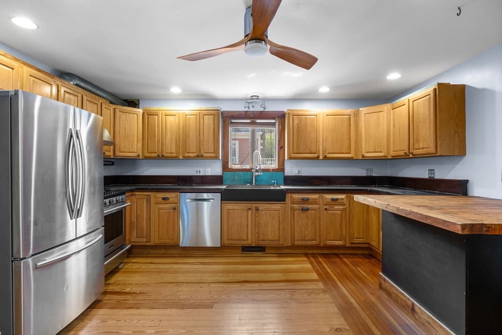 196 Bradford Street, Provincetown MA 02657 photo 12