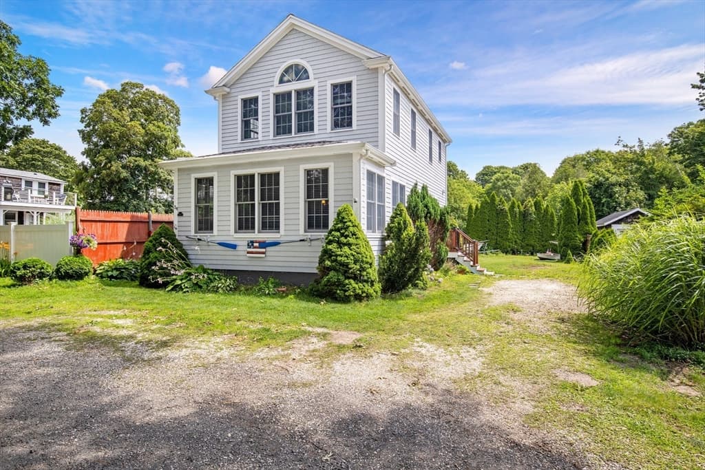 34 Prospect Ave, Bourne MA 02559 photo 2