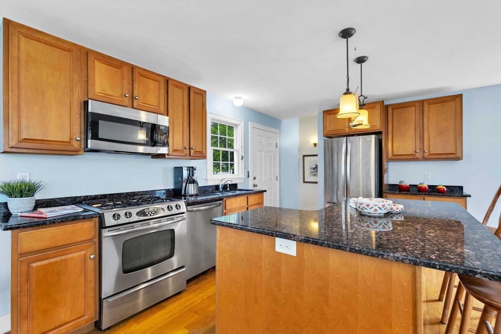 34 Prospect Ave, Bourne MA 02559 photo 6