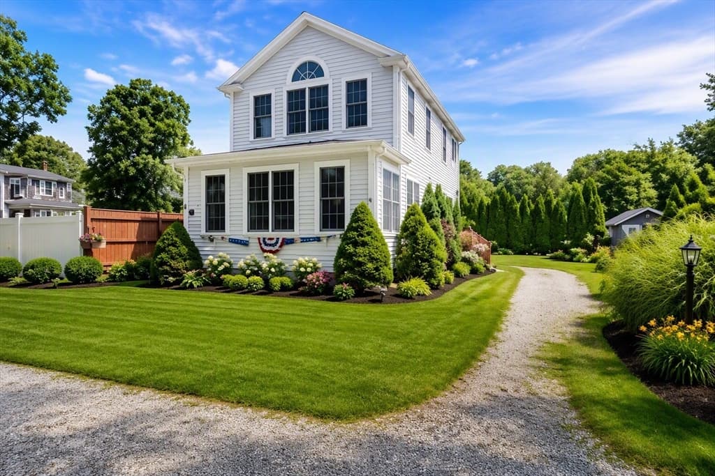 34 Prospect Ave, Bourne MA 02559 photo 3
