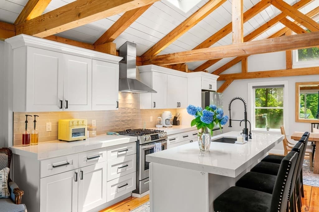 10 Old Rowley Rd, Newbury MA 01951